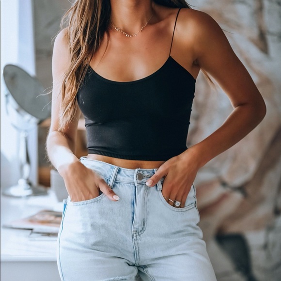 Tops - Black Spaghetti Strap Cami Crop Top